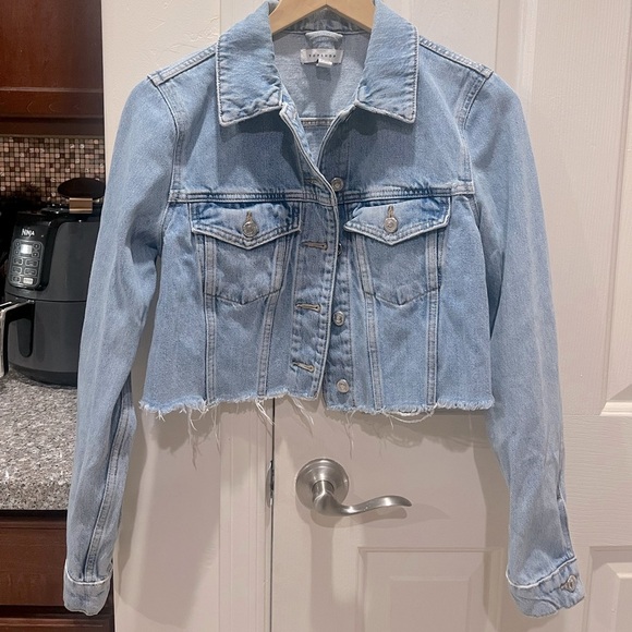 TOPSHOP Hacked off Cropped Denim Jacket in Light Wash Size 4 - Picture 6 of 7